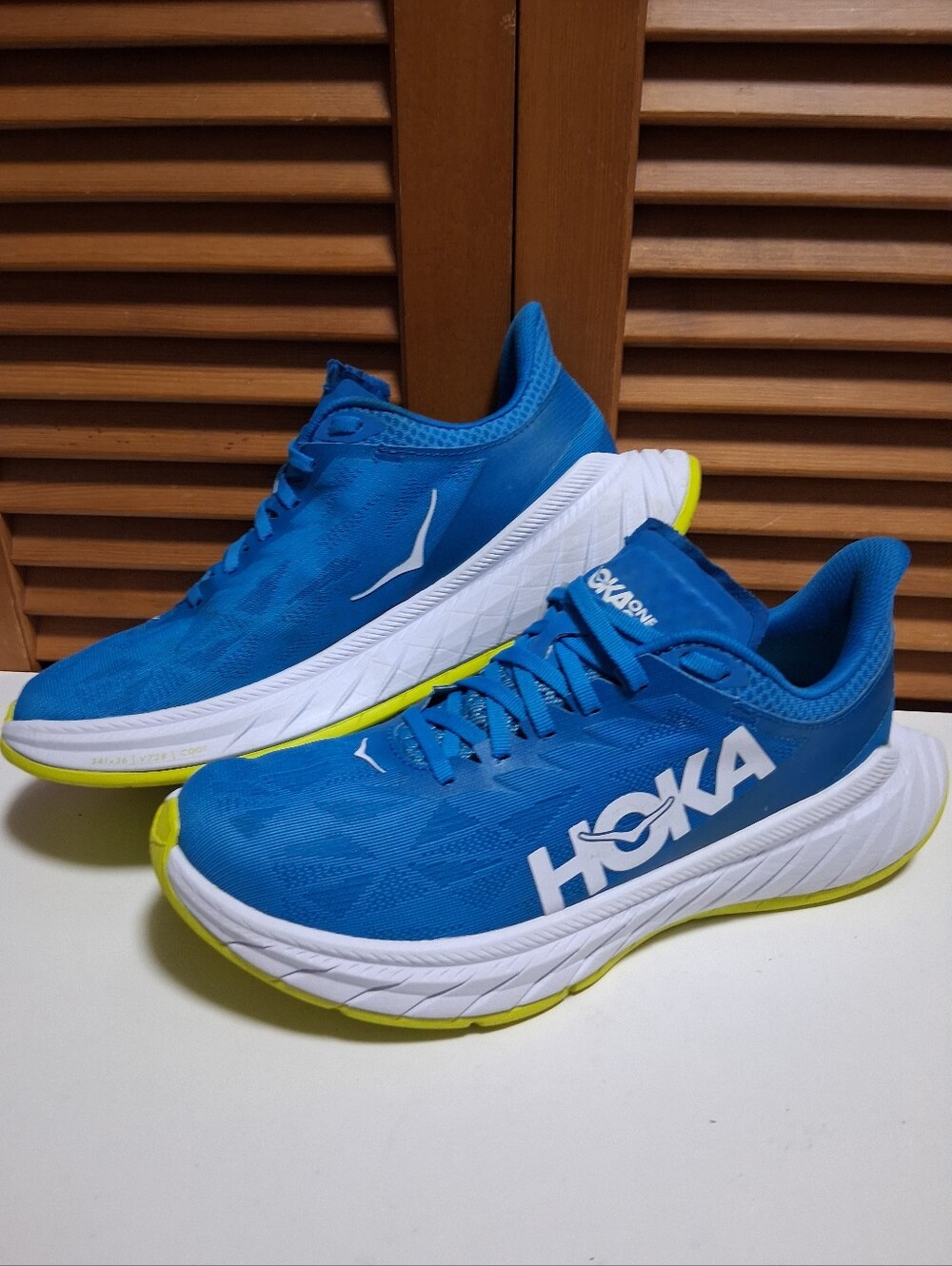 Hoka Carbon X2 Men’s Running Shoe * Size: 8.5D